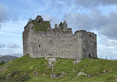 Bespoke Private Tours of the Scottish Highlands and Islands from Inverness and Edinburgh